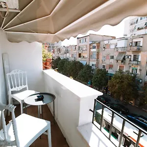 modern-apartments-near-center.hotels-in-tirana.com/